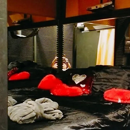 La Interdite Chez Loveroomtoulon, Parking Et Wifi Gratuits Apartamento *